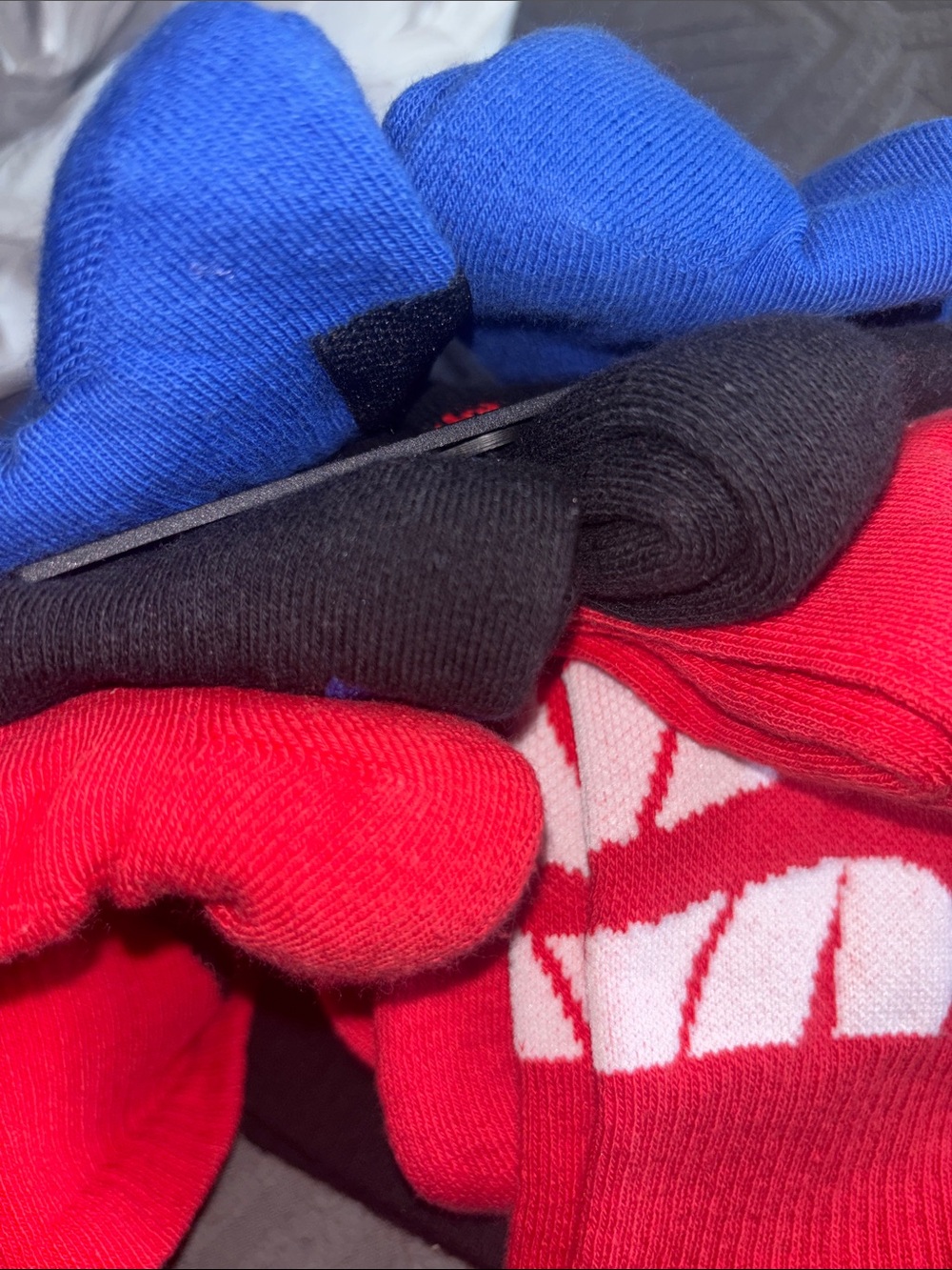 Nike Everyday Cushioned Crew Socks - Red, Black, Blue 2 6 packs - Picture 6 of 7